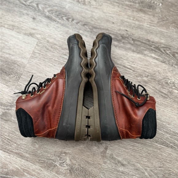 Men's Sperry Brown and Black Waterproof Duck Boots - Classic Lace-Up - Picture 7 of 8